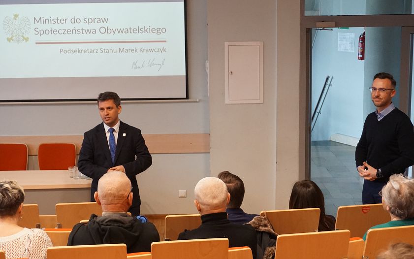 Prowadzący spotkanie